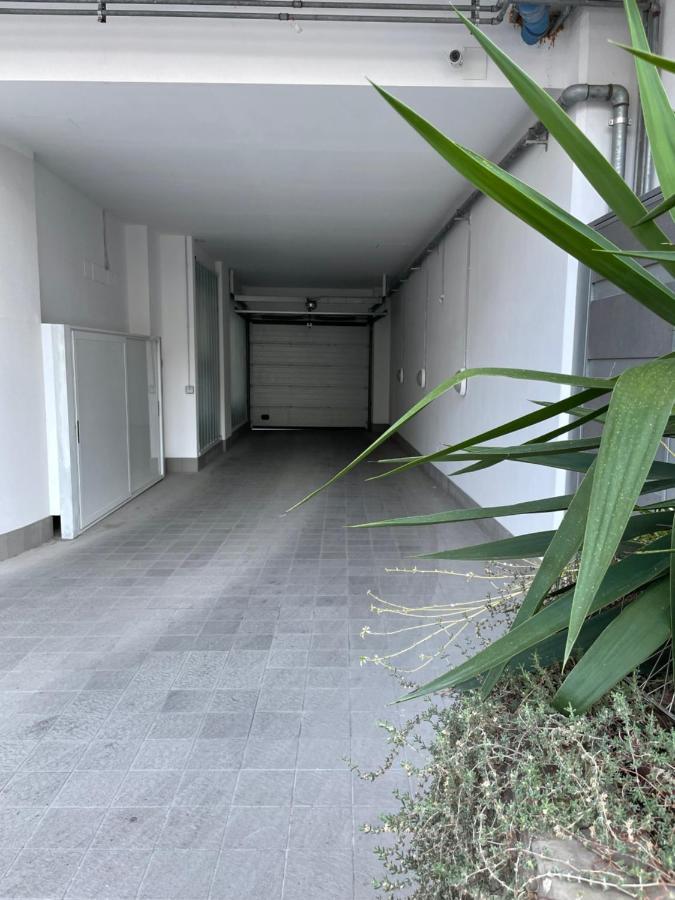 Central Modern Apartment Bari Eksteriør billede