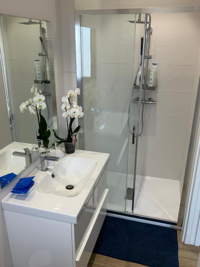Central Modern Apartment Bari Eksteriør billede