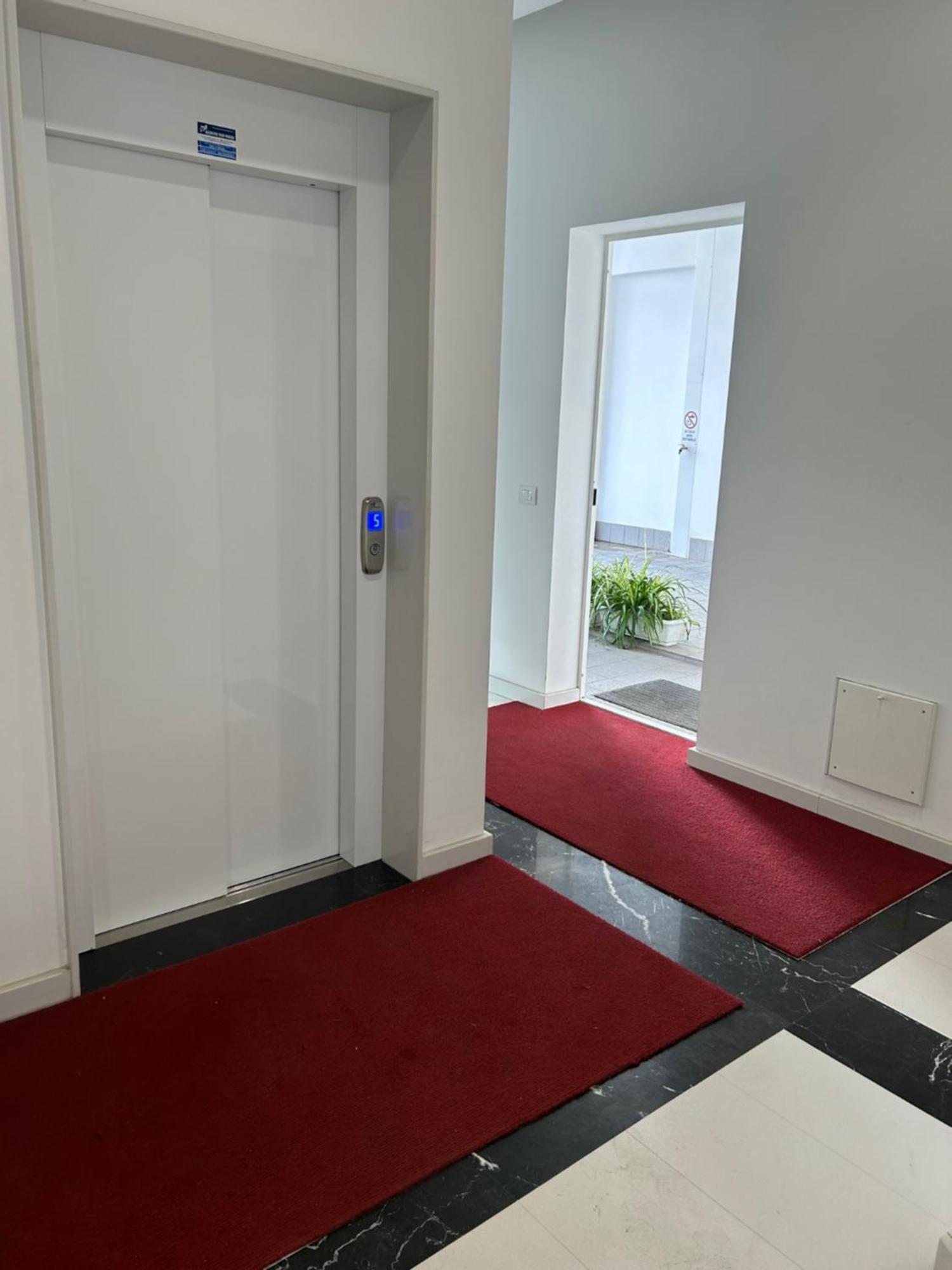 Central Modern Apartment Bari Eksteriør billede